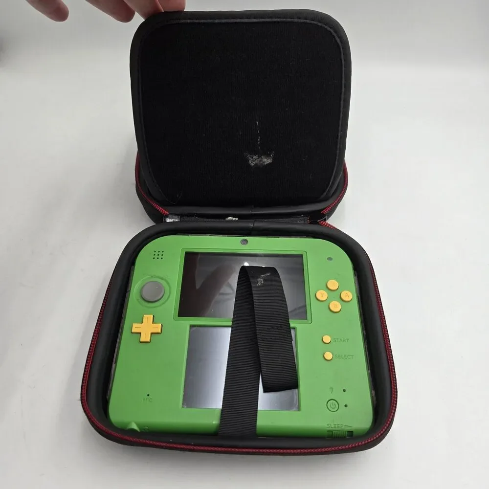 NINTENDO 2DS ZELDA EDITION GREEN PROTECTIVE CASE & TRAVEL CASE Tested No Stylus